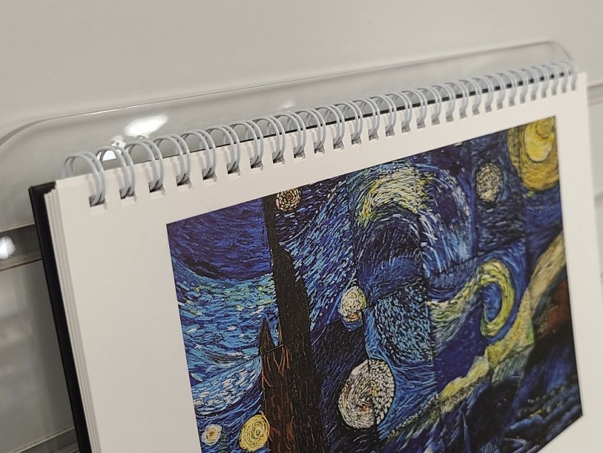 완성된 탁상 달력 스택